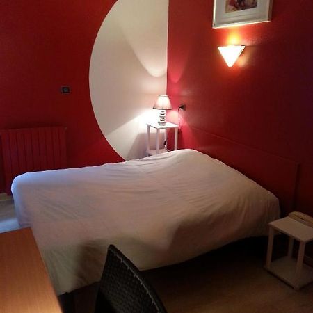 Hotel Du Lion D'Or Marmande Cameră foto